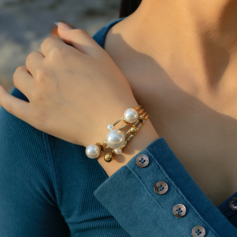 Casual Pearl Bangle For Women In 304 Stainless Steel With 18K Real Gold Plated Finish And Imitation Pearl Inlay