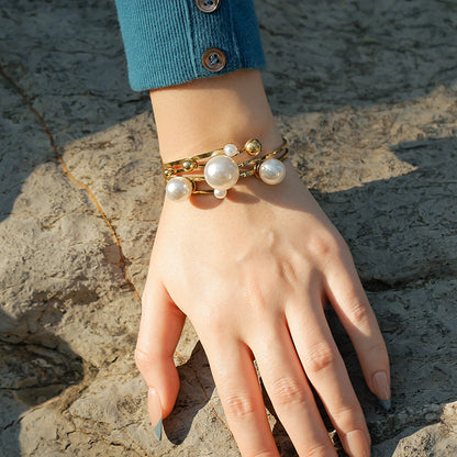 Casual Pearl Bangle For Women In 304 Stainless Steel With 18K Real Gold Plated Finish And Imitation Pearl Inlay