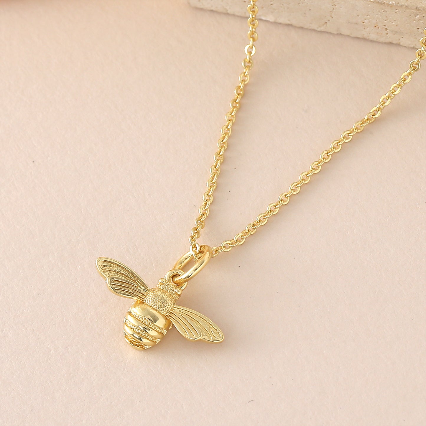 Waterproof Non Tarnish Copper Animal Pendant Necklace For Women With 18K Real Gold Plated Cable Chain