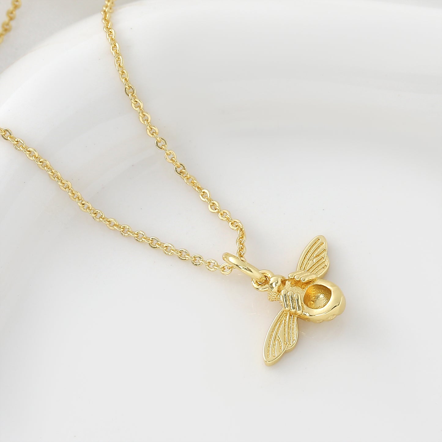 Waterproof Non Tarnish Copper Animal Pendant Necklace For Women With 18K Real Gold Plated Cable Chain