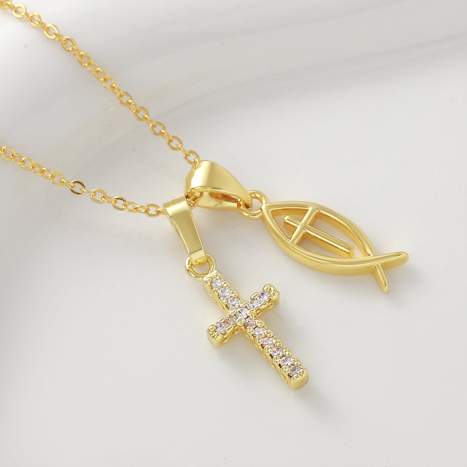 Cross Pendant Necklace For Women In Copper With 18K Real Gold Plated Finish Featuring Zircon On Cable Chain