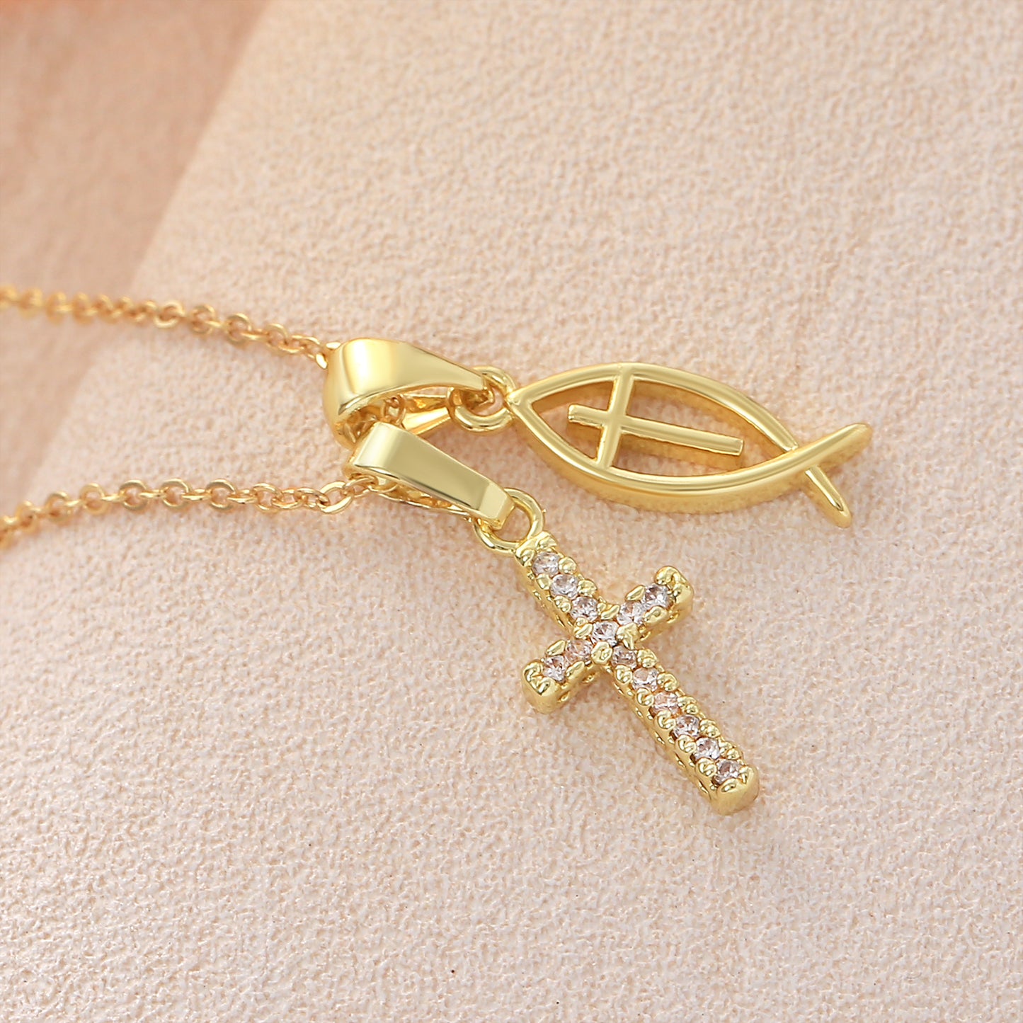 Cross Pendant Necklace For Women In Copper With 18K Real Gold Plated Finish Featuring Zircon On Cable Chain