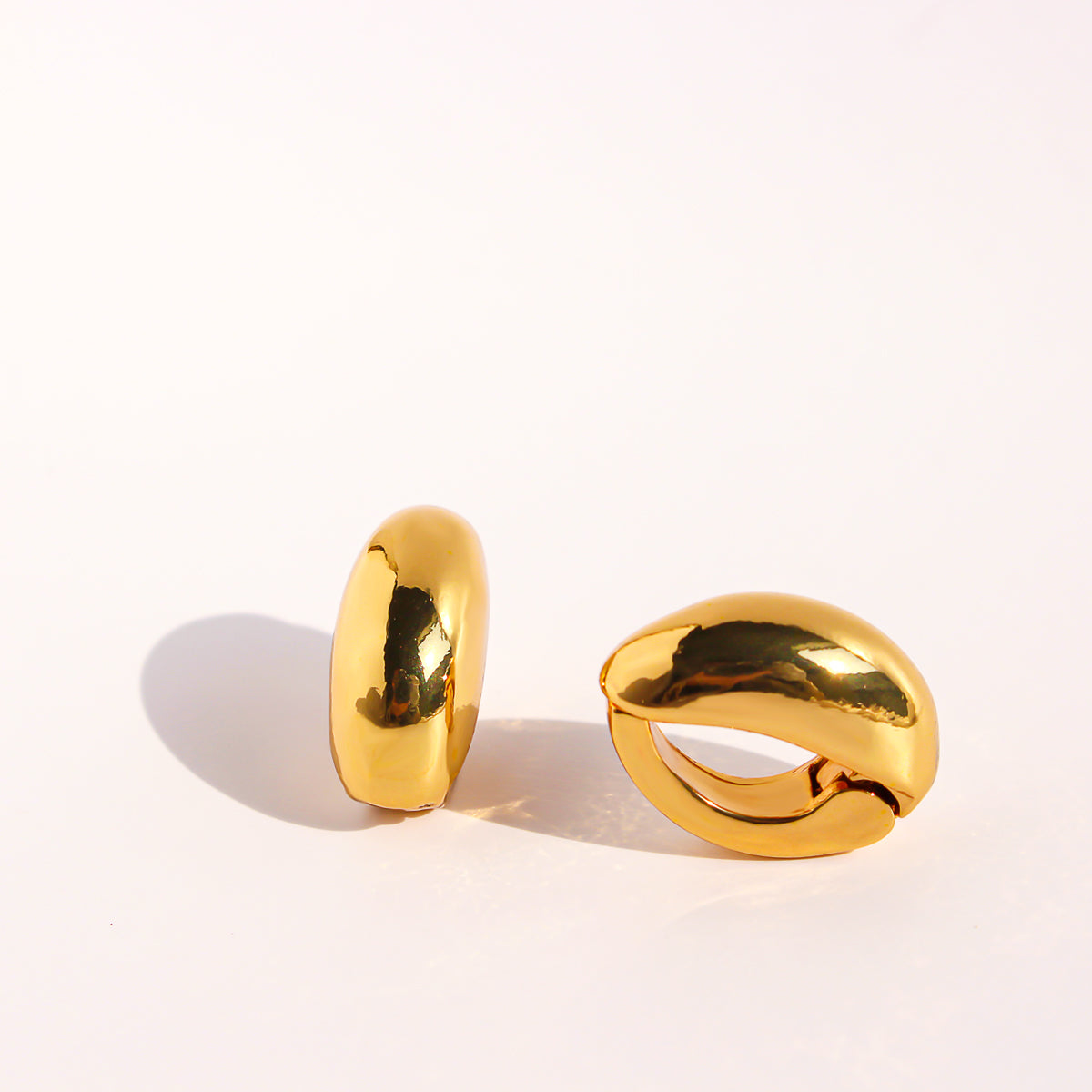 Classic Golden Brass Geometric Earrings For Women With Three-dimensional Craft, Perfect For Casual Wear