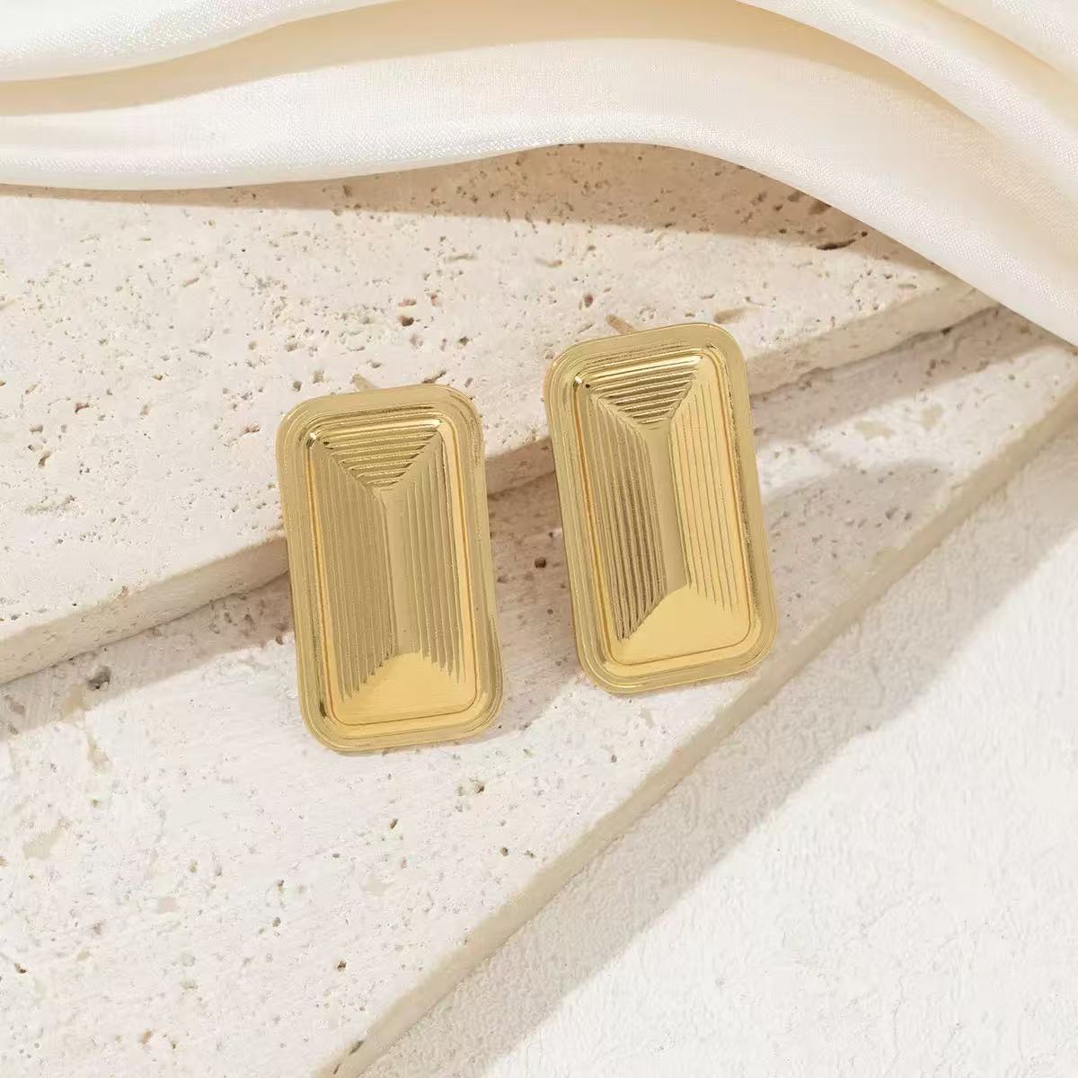 Round Stud Earrings For Women In 304 Stainless Steel With 18K Real Gold Plating And Zircon Inlay, Perfect For New Year