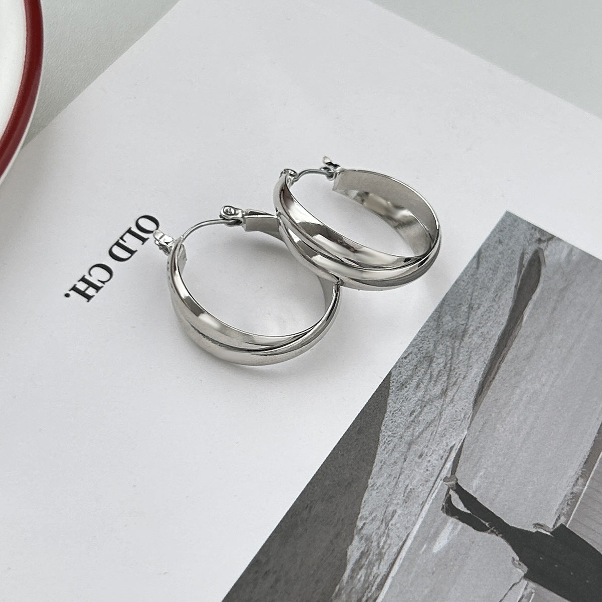 Sweet Circle Earrings For Women Made Of Durable Zinc Alloy, Stylish And Lightweight