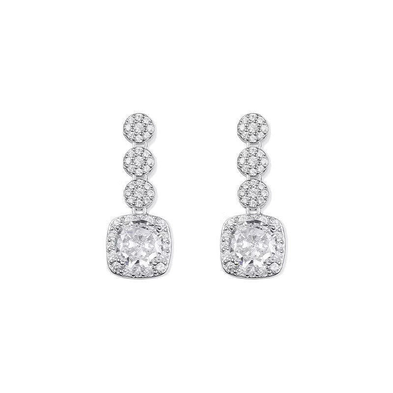 Geometric Stud Earrings For Women In Electroplated Copper With Zircon Inlay Featuring Electroplated Gold Plating