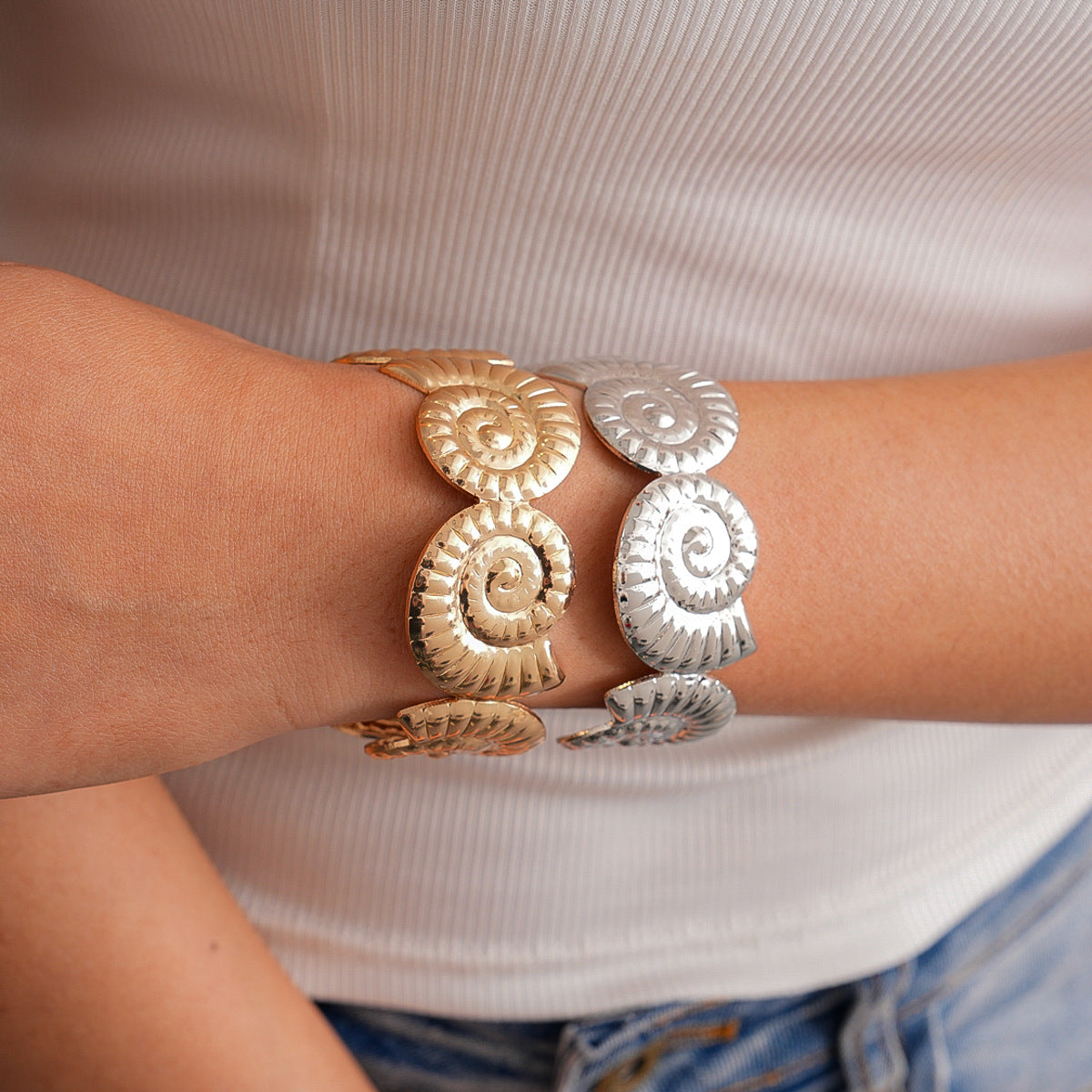 For Bangle In Golden Metal, Stylish And Durable Accessory For Everyday Wear