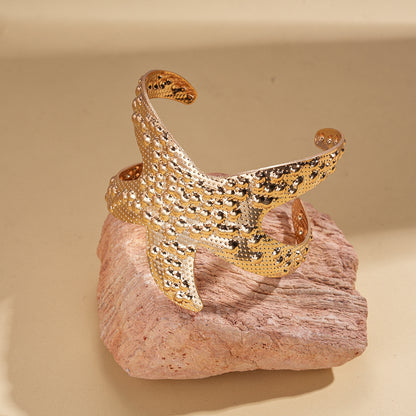 For Bangle In Golden Metal, Stylish And Durable Accessory For Everyday Wear