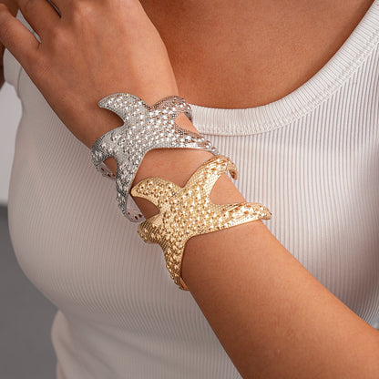 For Bangle In Golden Metal, Stylish And Durable Accessory For Everyday Wear