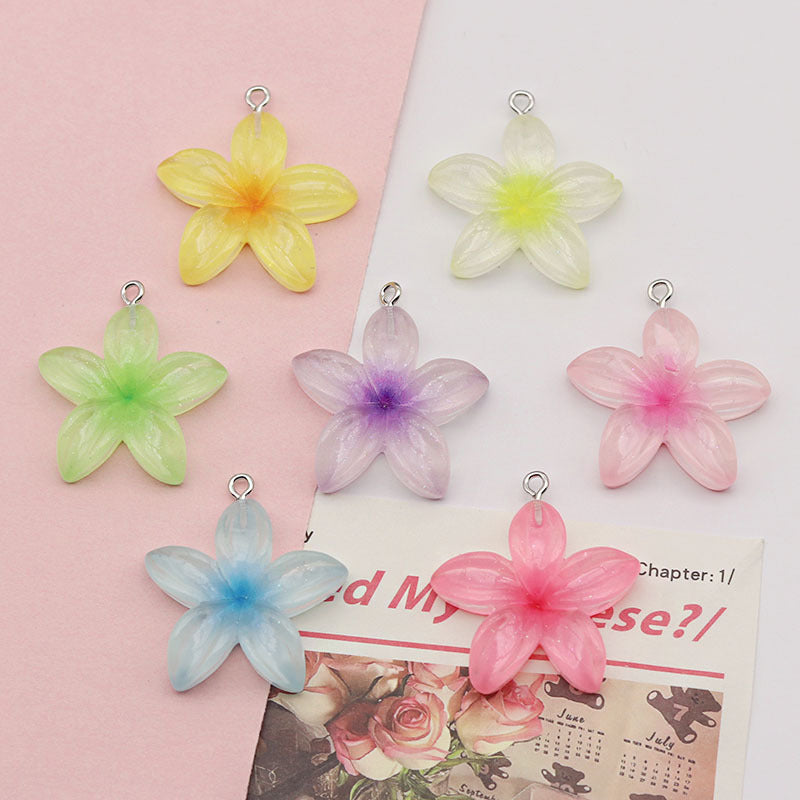 Ombre Resin Key Chain Featuring Love Charms, Stylish And Durable Accessory