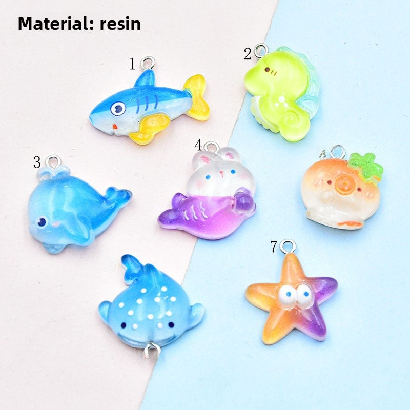 Ocean Resin Key Chain Featuring Love Charms, Stylish Pendant Accessory