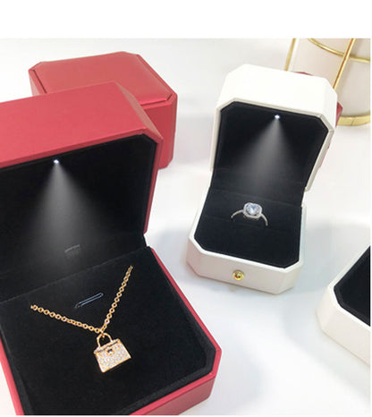 1 Piece White PU Leather Ring Box For Jewelry Packaging Featuring Love Charms Design