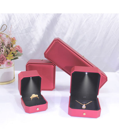 1 Piece White PU Leather Ring Box For Jewelry Packaging Featuring Love Charms Design