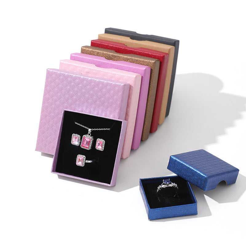 1 Piece Synthetic Jewelry Box In White Featuring Love Charms Design For Elegant Jewelry Storage
