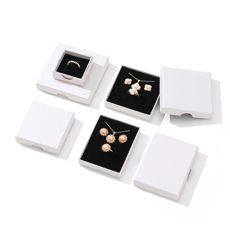 1 Piece Synthetic Jewelry Box In White Featuring Love Charms Design For Elegant Jewelry Storage