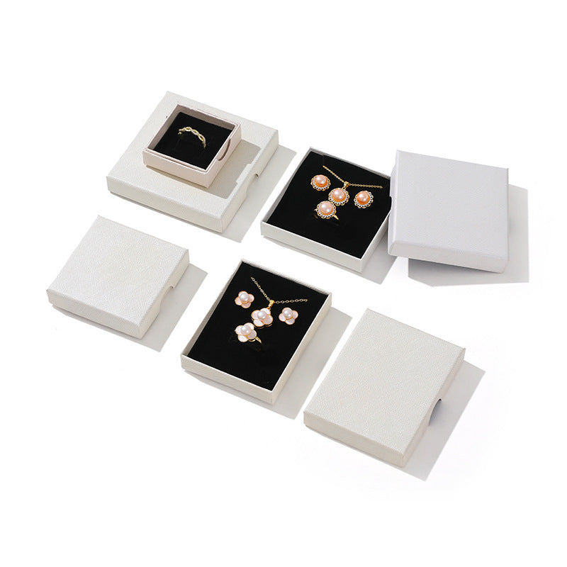 1 Piece Synthetic Jewelry Box In White Featuring Love Charms Design For Elegant Jewelry Storage