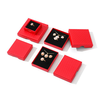 1 Piece Synthetic Jewelry Box In White Featuring Love Charms Design For Elegant Jewelry Storage