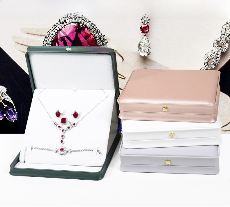 Plastic Necklace Box For Love Charms, 1 Piece, White Jewelry Packaging