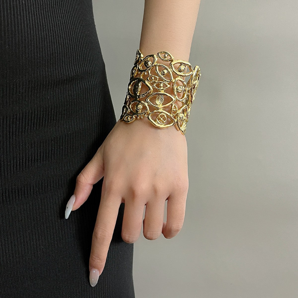 Devil's Eye Bangle For Women In Exaggerated Style, Golden Alloy With Electroplated Finish