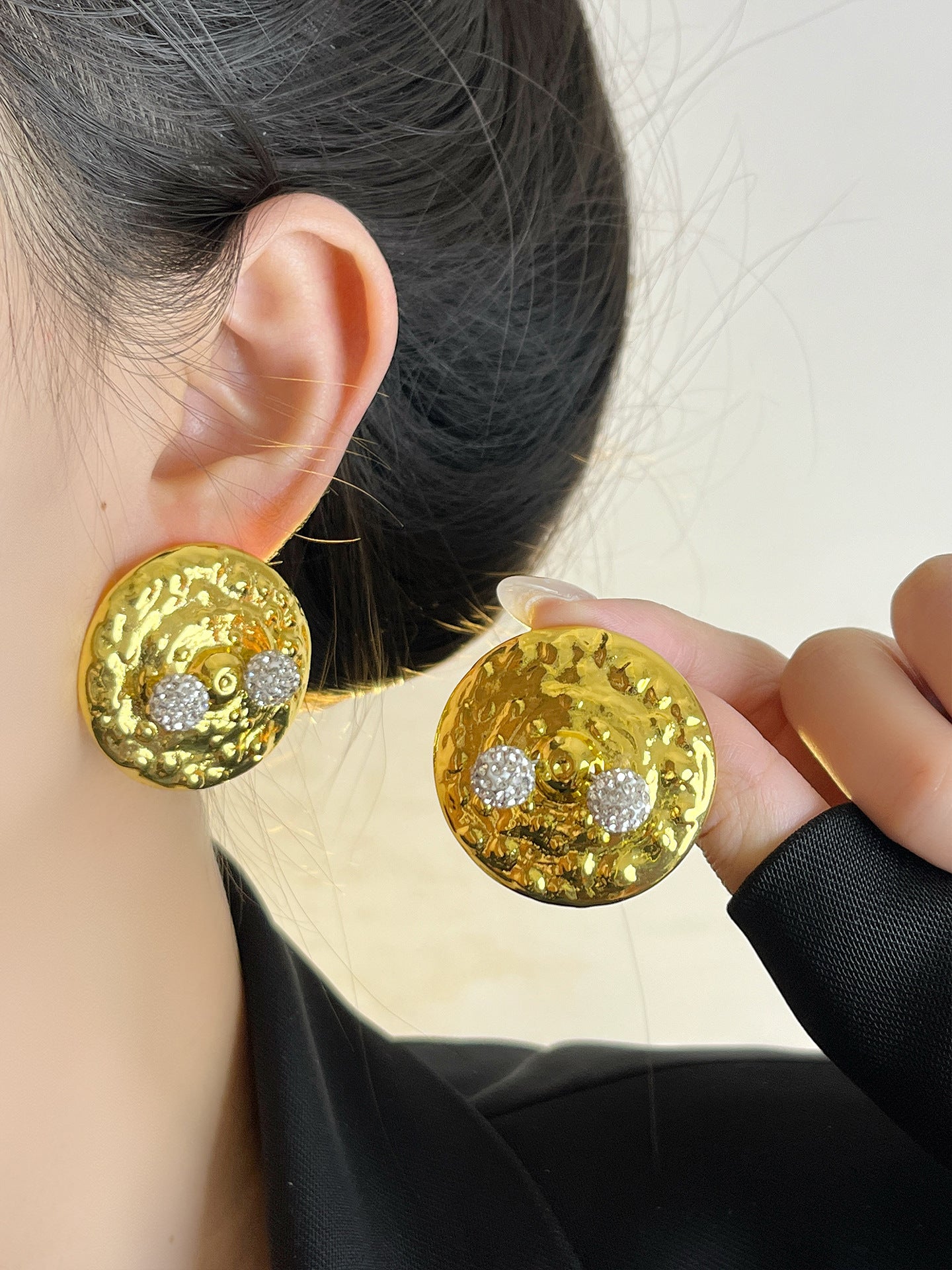 Round Retro Earrings For Women Featuring Electroplated Alloy And Rhinestone Inlay