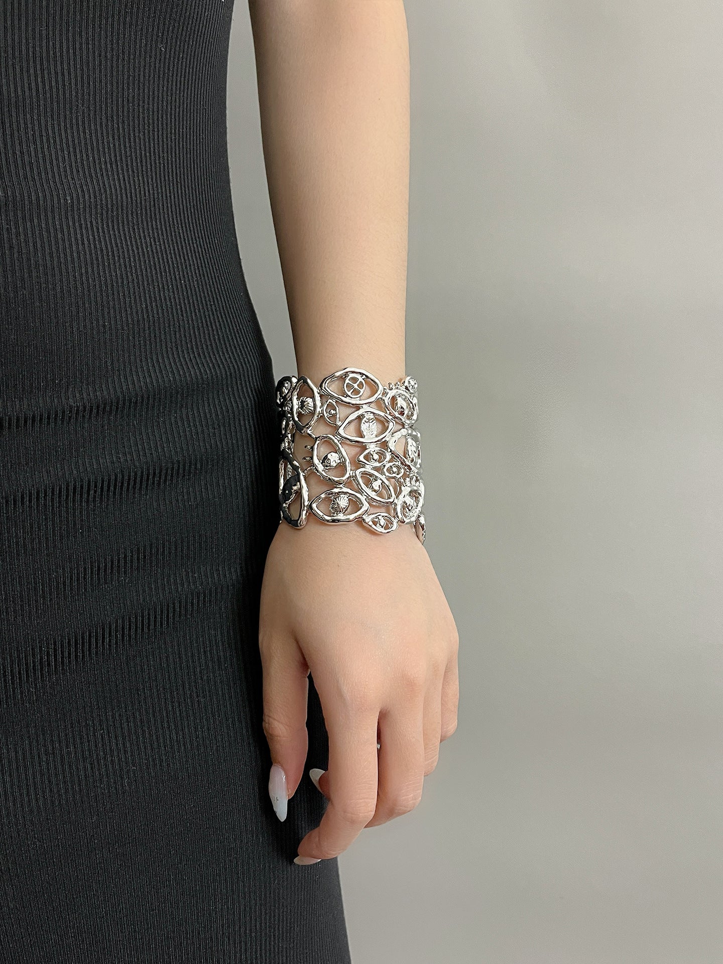 Devil's Eye Bangle For Women In Exaggerated Style, Golden Alloy With Electroplated Finish