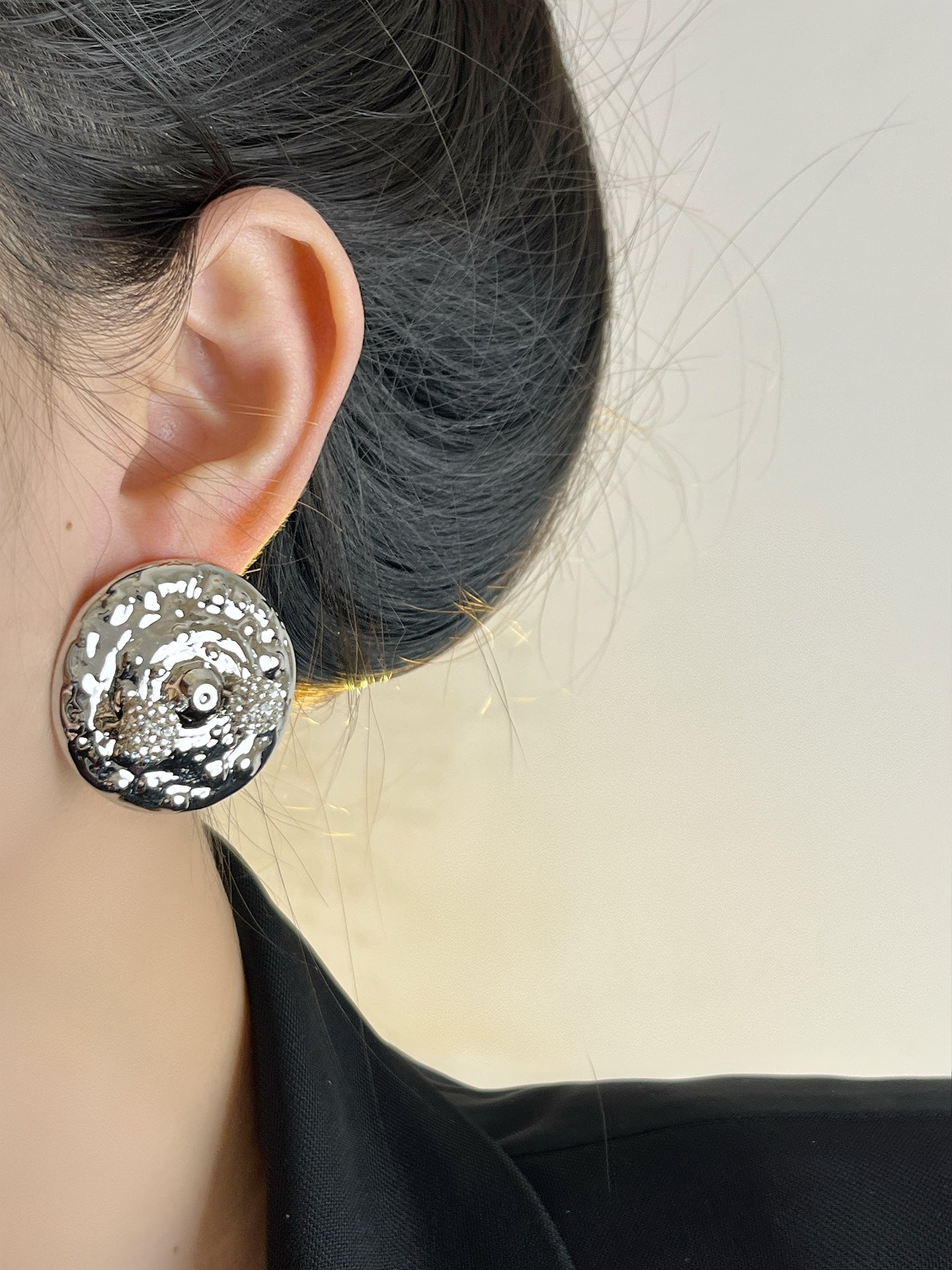 Round Retro Earrings For Women Featuring Electroplated Alloy And Rhinestone Inlay