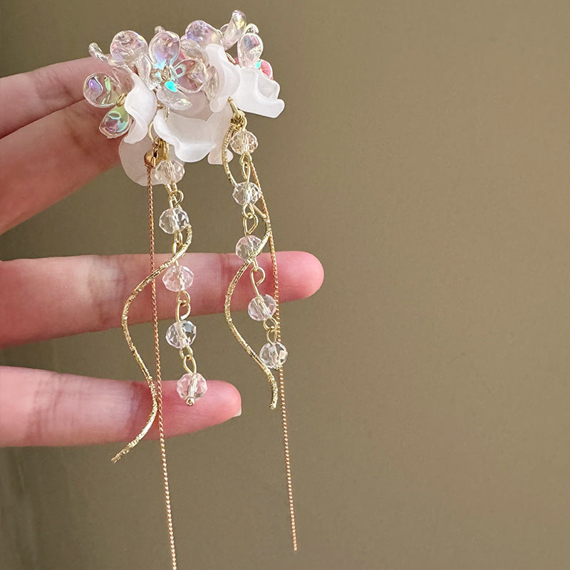 Luxurious White Acrylic Flowers For Women Featuring Zircon Inlay And Elegant Tassel Craft