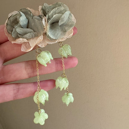 Luxurious White Acrylic Flowers For Women Featuring Zircon Inlay And Elegant Tassel Craft