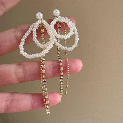 Luxurious White Acrylic Flowers For Women Featuring Zircon Inlay And Elegant Tassel Craft