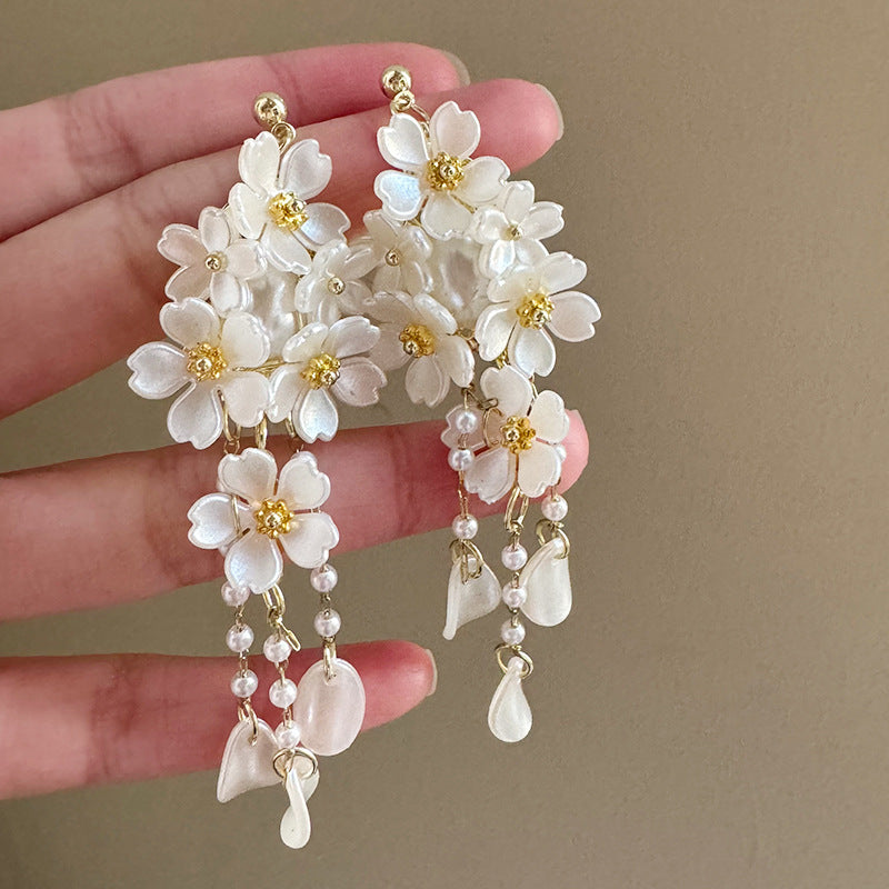 Sweet Multicolor Acrylic Flowers Tassel For Women Daily Wear