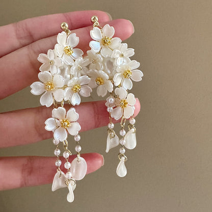 Sweet Multicolor Acrylic Flowers Tassel For Women Daily Wear