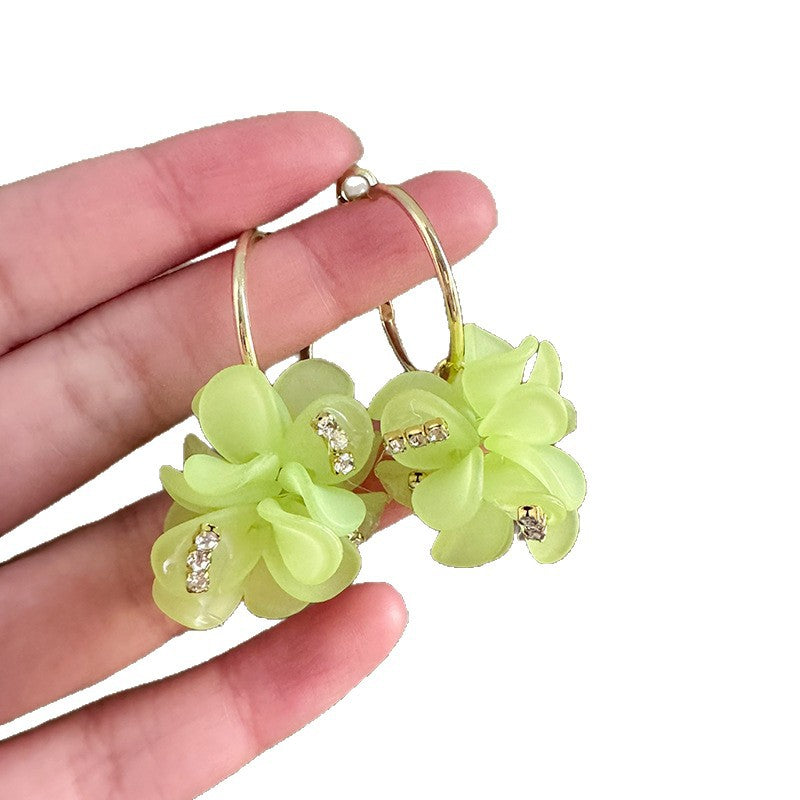 Sweet Multicolor Acrylic Flowers Tassel For Women Daily Wear