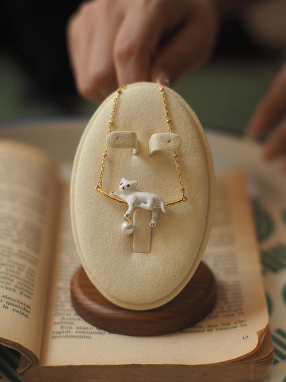 Pastoral Cat Necklace For Women Featuring Epoxy Craft And Zircon Inlay On Copper With Cable Chain