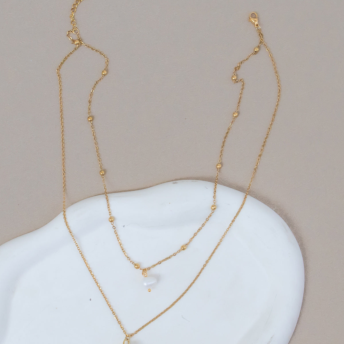 Conch Layered Necklaces For Women Featuring Shell Material, Perfect For Beach Wear