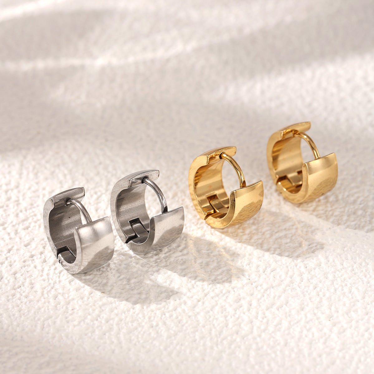 Sweet Earrings For Women Made Of 302 Stainless Steel In Elegant Golden Color
