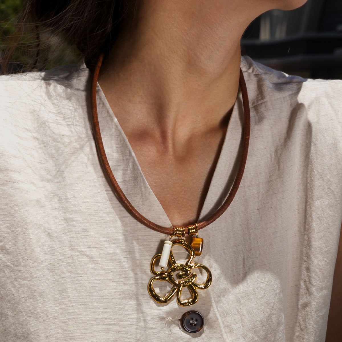 Flowers Pendant Necklace For Elegant Style