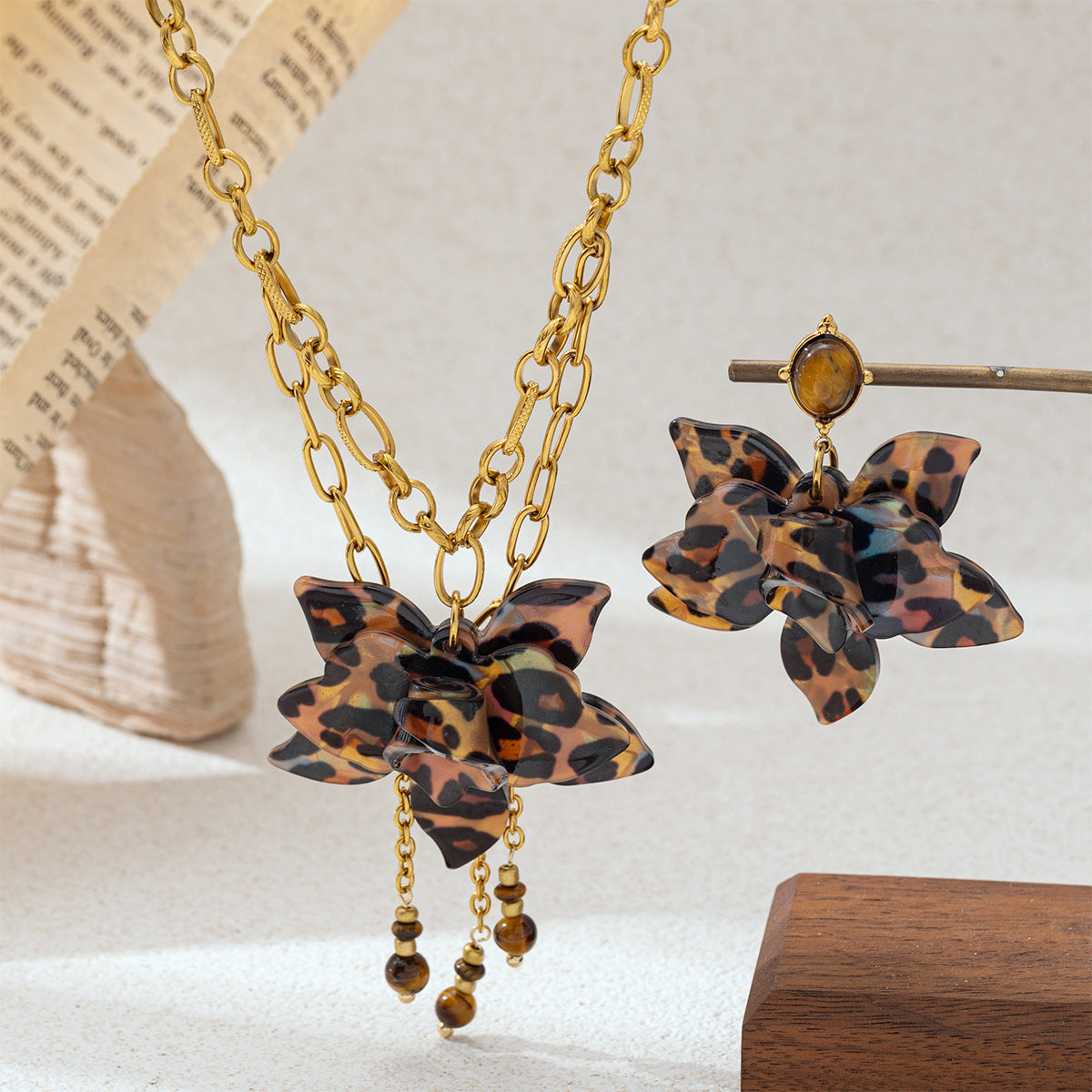 Flowers Jewelry Set For Women Featuring Acrylic Inlay, Available In 1 Set