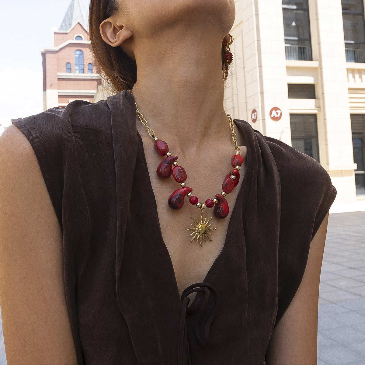 Sun Pattern Acrylic Necklace For Women Featuring Elegant Design