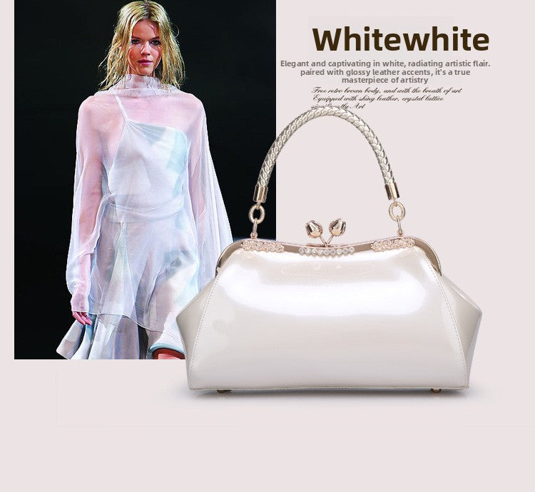 Square Shoulder Bag For Women In Patent Leather Featuring Elegant Design
