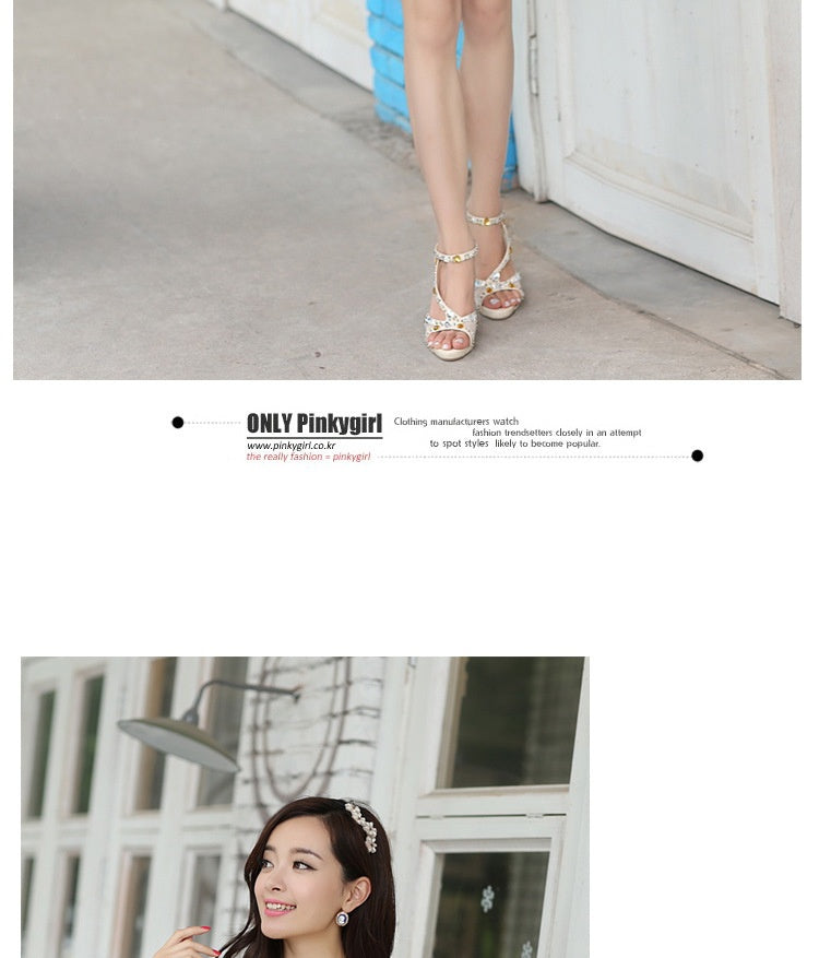 Square Shoulder Bag For Women In Patent Leather Featuring Elegant Design