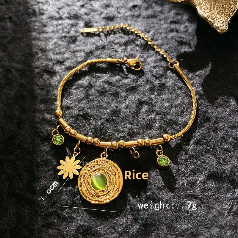 Luxurious Heart Shape Stainless Steel Charm Bracelet For Women In Golden Titanium Steel
