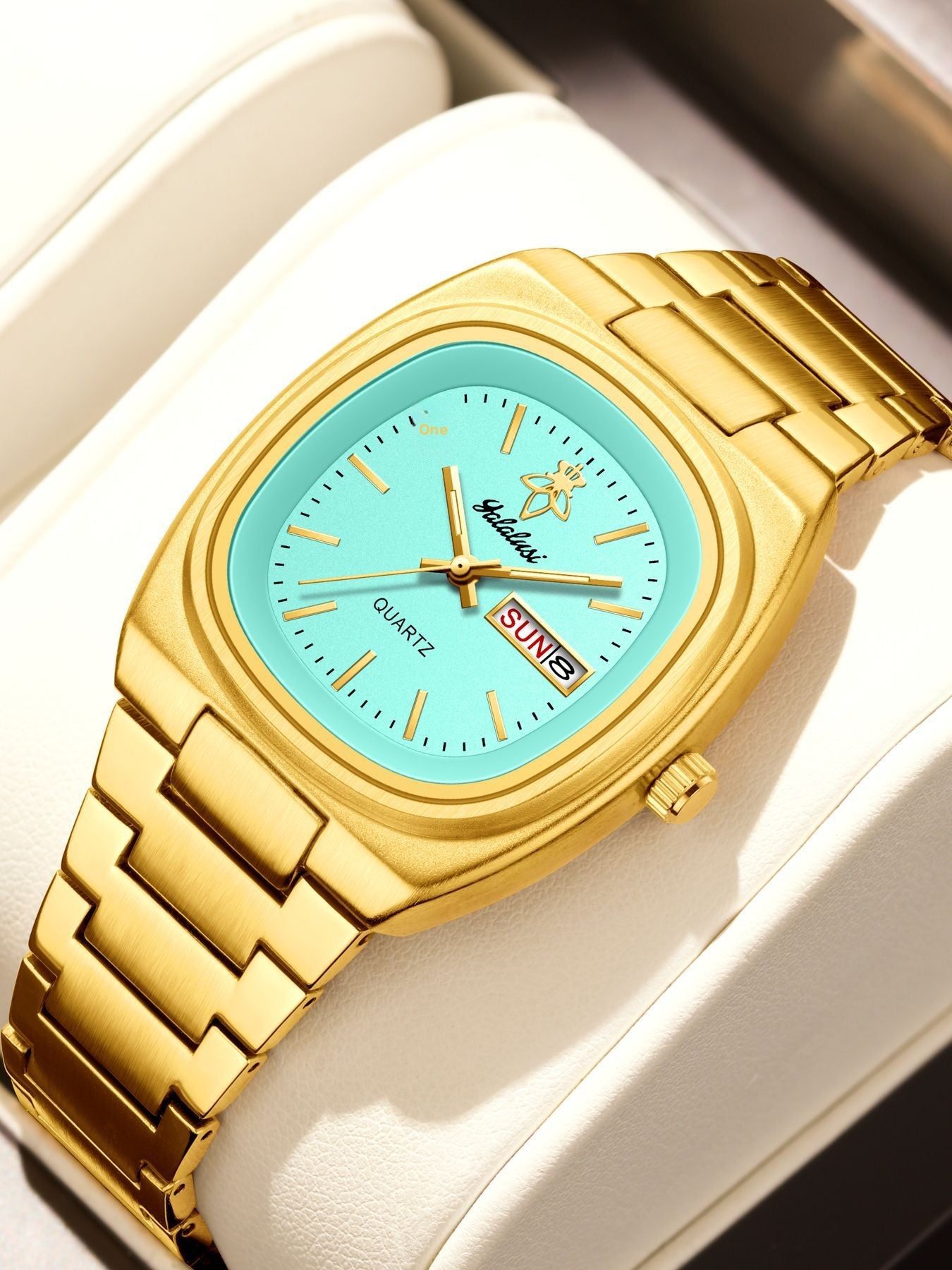 Women’s Quartz Watch With Tempered Glass, Square Dial, Steel Strap, Number Display, Butterfly Double Snap Buckle Golden