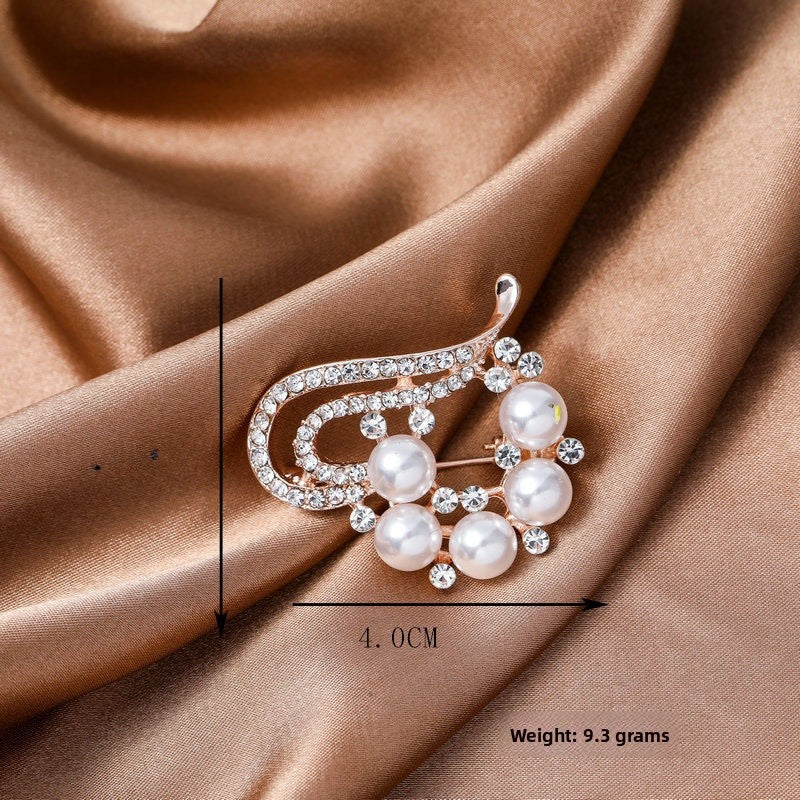 Elegant Flower Pearl Pin Brooch, Perfect Christmas Accessory With Delicate Floral Design