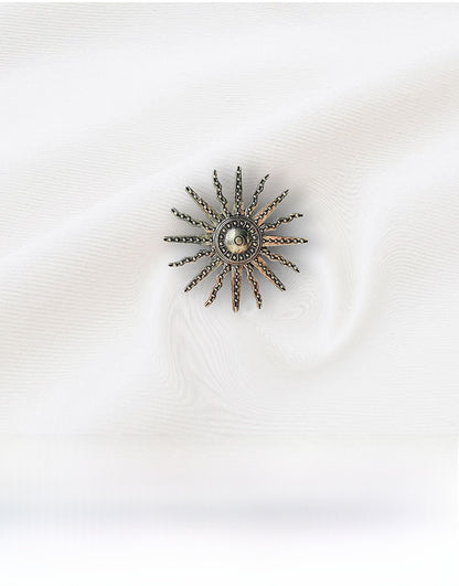 Pin Brooches Made Of Durable Alloy, Stylish And Elegant Jewelry Accessories