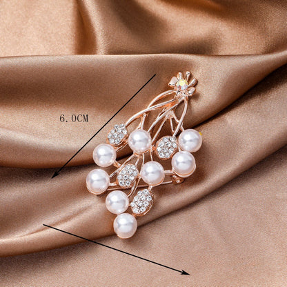 Elegant Flower Pearl Pin Brooch, Perfect Christmas Accessory With Delicate Floral Design
