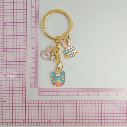 Easter Egg Keychain In Alloy Featuring Rabbit Pattern, Perfect For Holiday Accessories