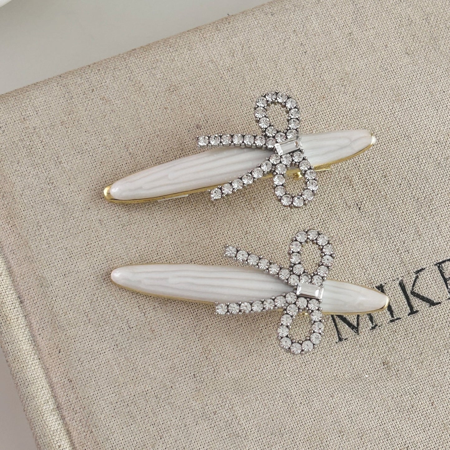 French Style Bow Tie Hairpin For Women With White Rhinestones, 1 PCS Package