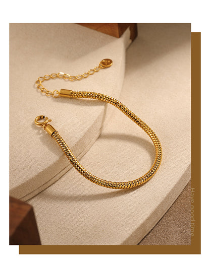 Snake Pattern Bracelet For Men And Women, Made Of Durable Titanium Steel In Golden Color