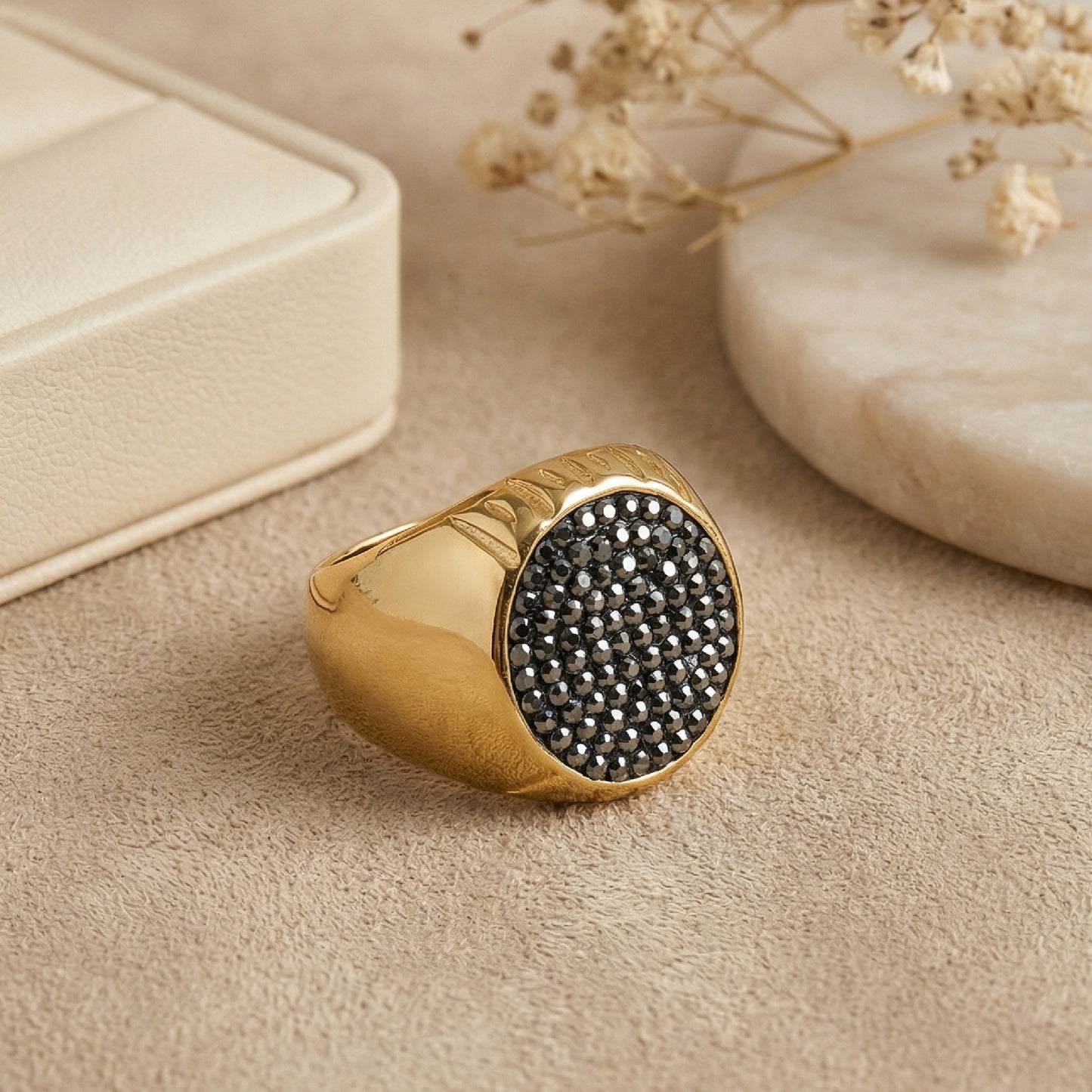 Round Electroplated 304 Stainless Steel Ring For Women With 18K Real Gold Plated And Rhinestones Inlay
