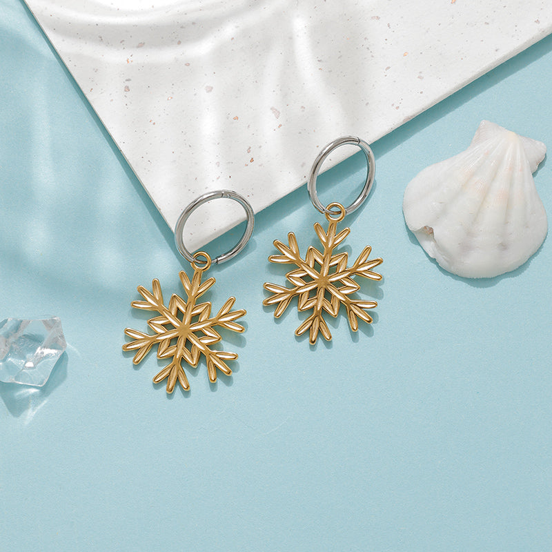 Cute Snowflake Earrings For Women In 304 Stainless Steel With 18K Gold Plated Electroplated Finish